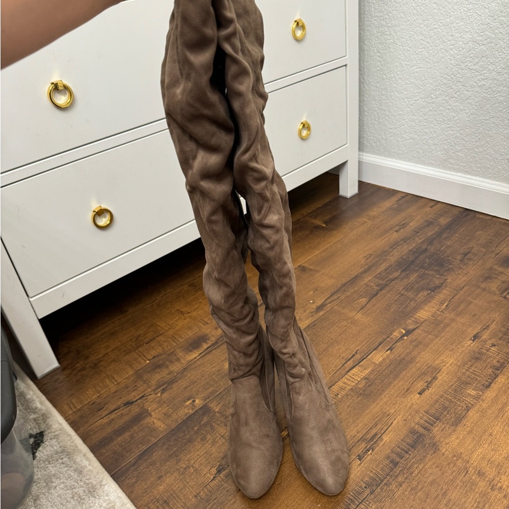 Thigh high heel boots with box